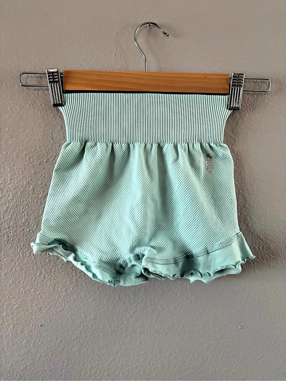 Women’s Ruffle Hem Shorts in Green